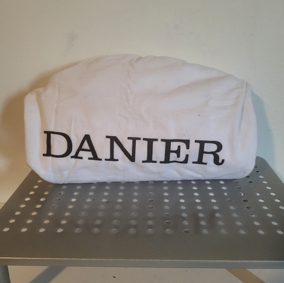 NWOT DANIER LEATHER CLUTCH WITH CROSSBODY STRAP - Picture 6 of 6